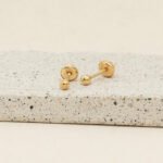Topos De Oro Amarillo 18K Esfera Lisa Con Broche Rosca