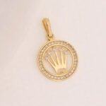 Dije De Oro 18K Corona Con Piedras Blancas - Image 2