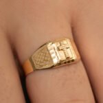 Anillo De Oro 18K Cruz Cuadrado - Imagen 3