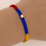 Pulsera Oro 18K Con Esferas Diamantadas Tejida Con Hilo Tricolor - Image 3