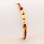 Pulsera Oro 18K Con Esferas Diamantadas Tejida Con Hilo Tricolor - Image 2